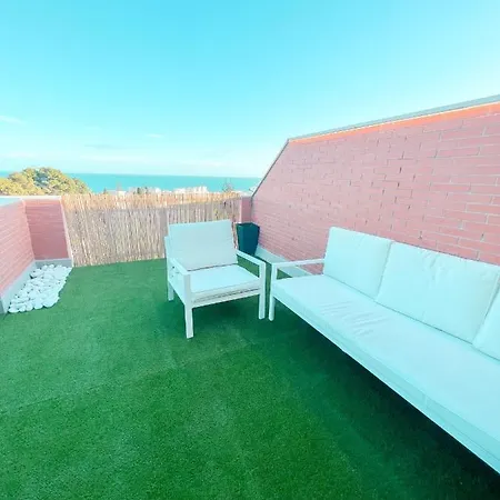 Cozy With Large Terrace * 托雷莫利诺斯