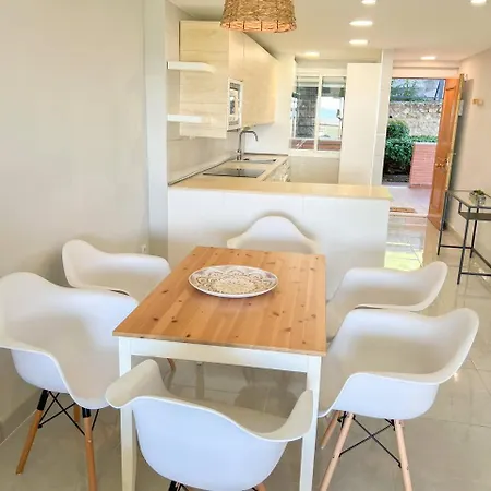 公寓 Cozy With Large Terrace